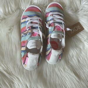 Roxy striped laced sneakers NEW with Tag cushioned insole size 7.5